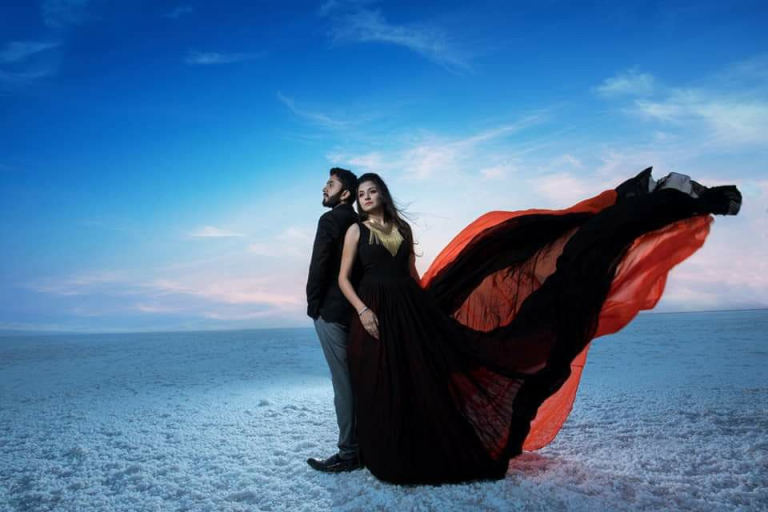 Popular Themes And Poses For Pre-Wedding Shoot