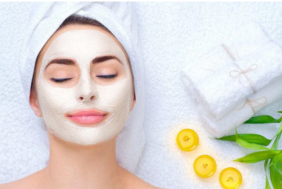 A person with a mask on her face

Description automatically generated